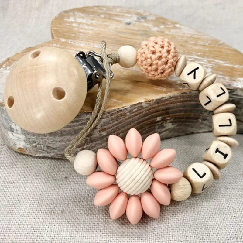 2024 Custom Name Silicone Beads Wooden Ring Pacifier Clips Safe Teething Chains Baby Teether Friendly Dummy Beech Clips Holder