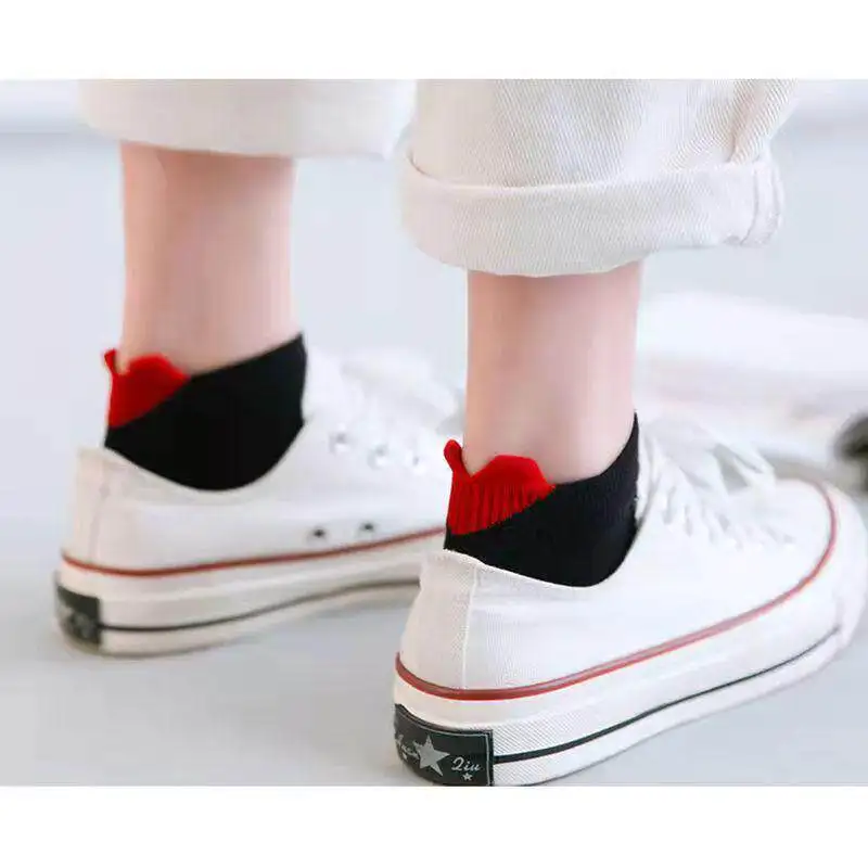 6 Pairs of Heart-Shaped Socks for Women, Spring and Summer Low-Cut Cute Versatile Short Socks, Sweat-Absorbent and Breathable with Heel Protection, Suitable for Daily Wear.
