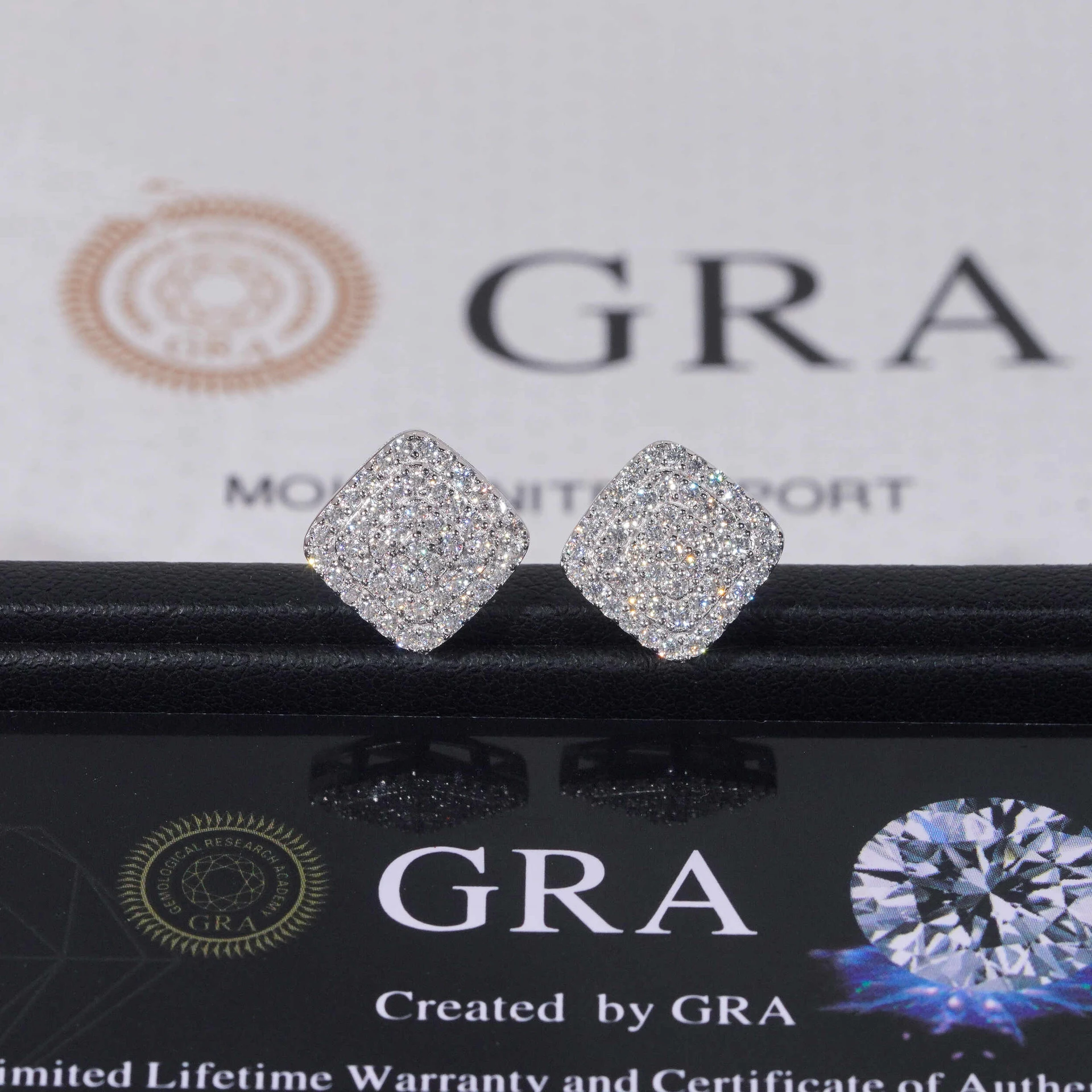 

S925 silver three-row stone full diamond moissanite suitable for men and women earrings in stock with GRA certificate black card