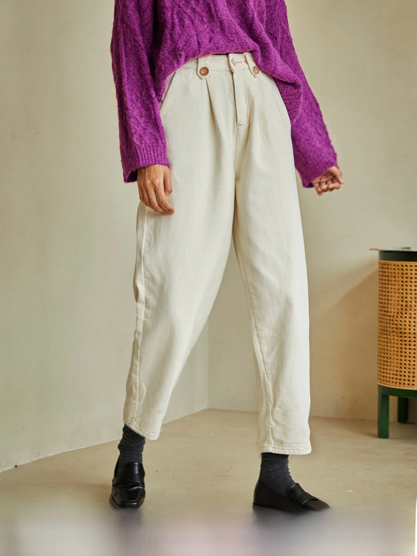 

Простые повседневные брюки свободного кроя, однотонные, зауженные, длиной до щиколотки, женские, хлопковые, с застежкой на пуговицах на талии, удобные, для отдыха...