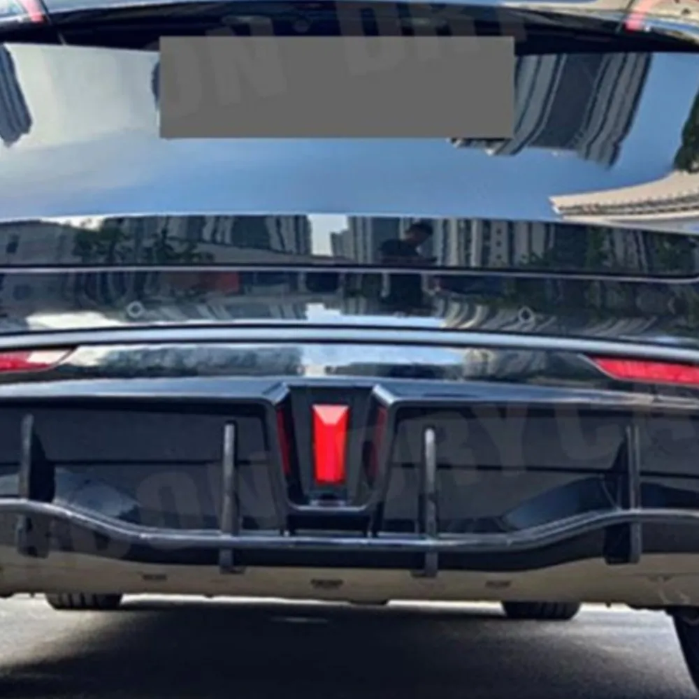 

Черный глянцевый задний диффузор из ABS-пластика с LED-подсветкой для тюнинга Tesla Model Y 2018+