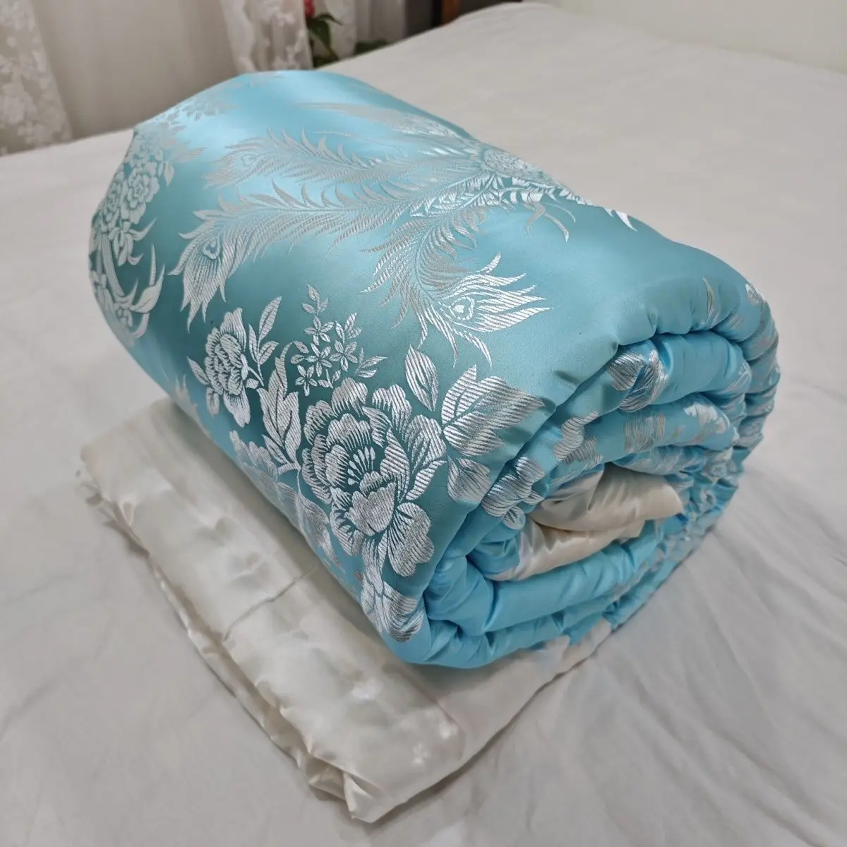

No Cotton Filling Glossy satin silk cover with zipper Floral print bedspread home bedding