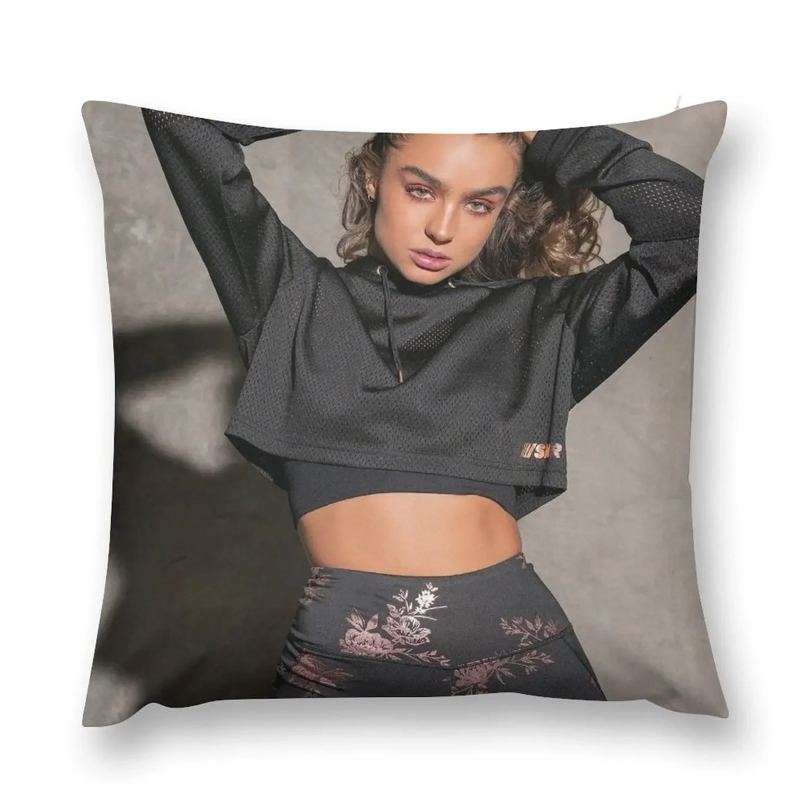 Sommer Ray Model Throw Pillow Sofa Cushion Cover Christmas Pillows Sofa Cushions Luxury Cushion Cover pillow