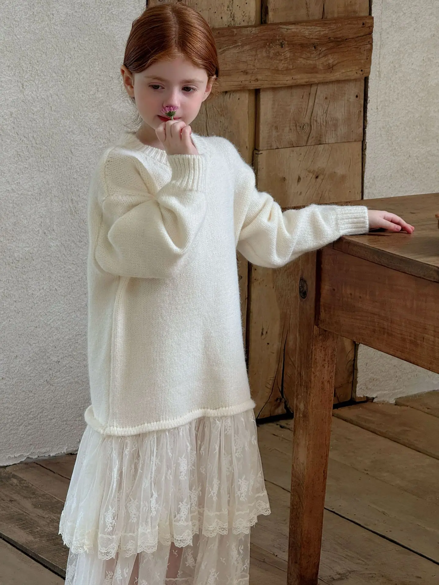 

Новинка осени 202, детское платье-свитер для девочек, длинное вязаное платье принцессы с кружевными сращиваниями