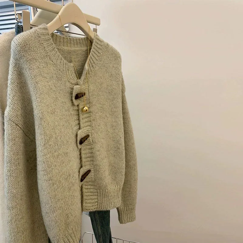 Retro button sweater jacket women in autumn and winter lazy small and short knitted sweater inside cardigan for women