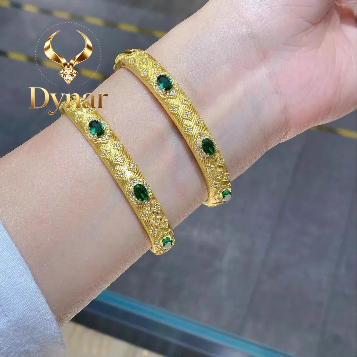 Dynar Jewelry   Popular ancient emerald bracelet emerald 24K real gold diamond inlay craft Italian brushed buckle 9999 bracelet