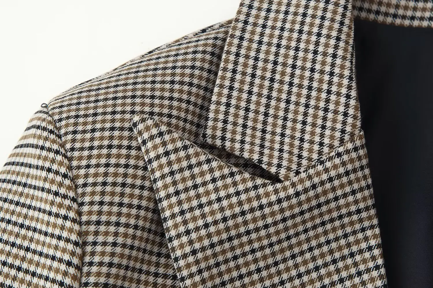 2025 Nordic style niche houndstooth suit jacket shorts temperament suit new commuter style long-sleeved women