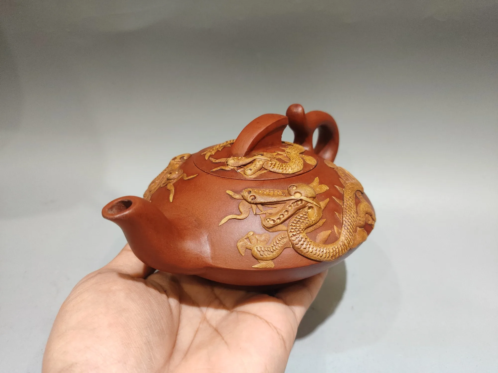 Purple Clay Teapot Old Red Mud Mud painting Carving dragon patterns Flying Pot Kettle Teapot Flagon Gather fortune Office