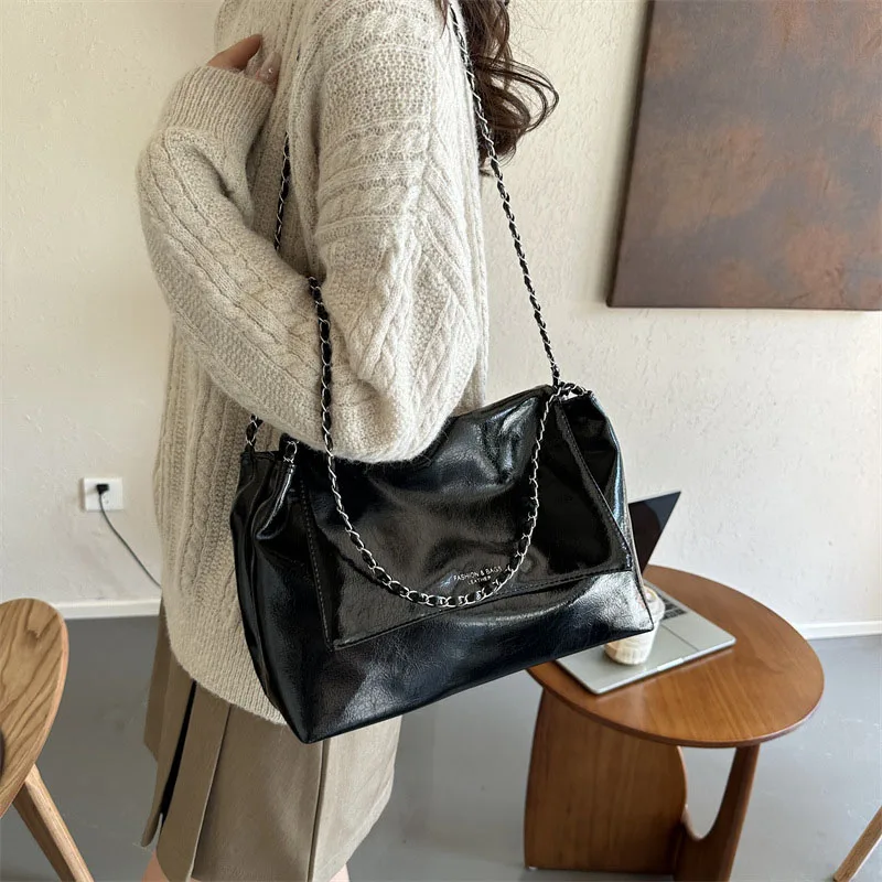 Bags For Women\'s 2024 Spring New Fashionable Simple Large Capacity One Shoulder Tote Bag Texture Trendy Solid Female Handbag