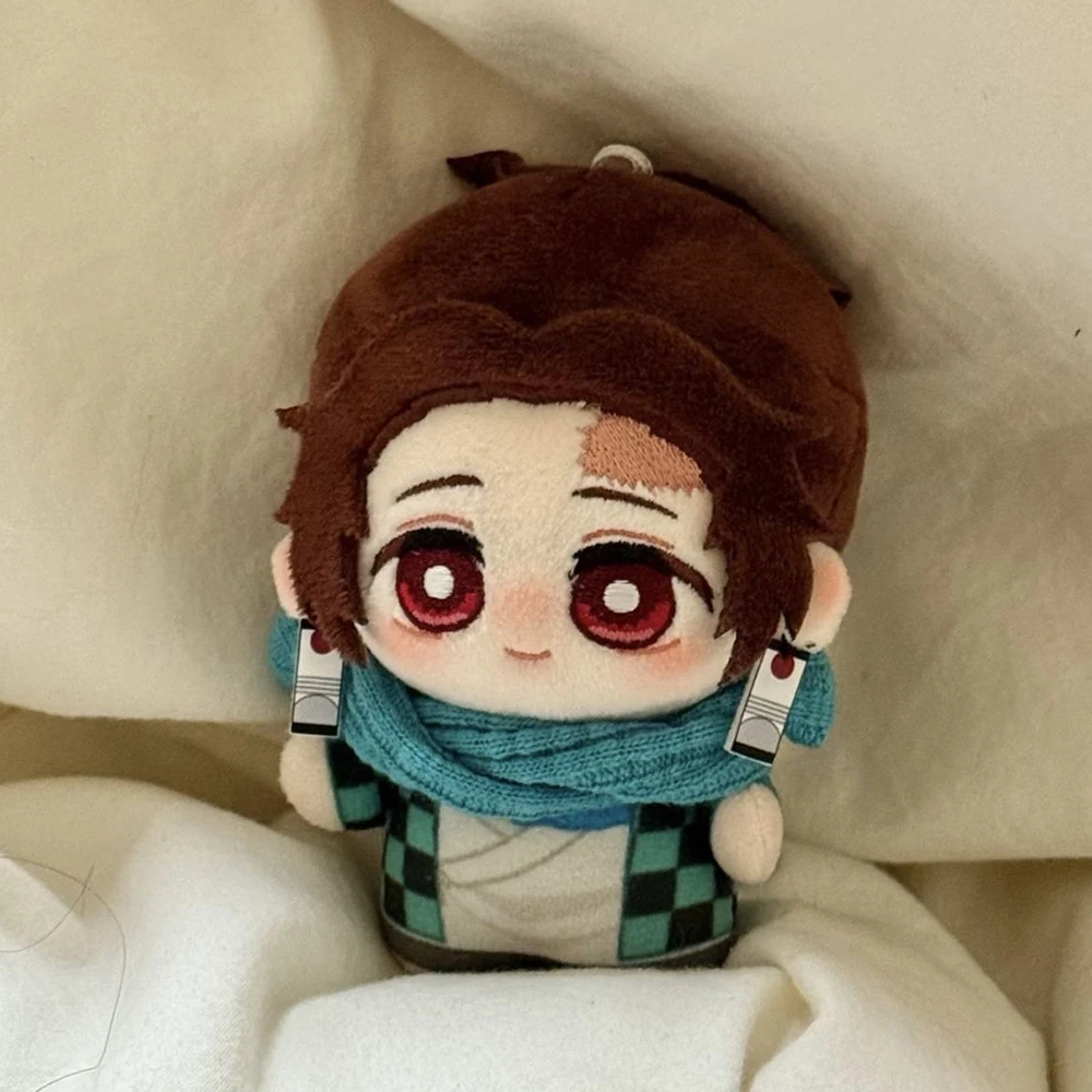 

Плюшевая кукла Танджиро Камадо 10 см с шарфом, с принтом «Истребитель демонов», мягкая игрушка, подарок для фанатов на праздник или день рождения, плюшевая кукла Танджиро Камадо