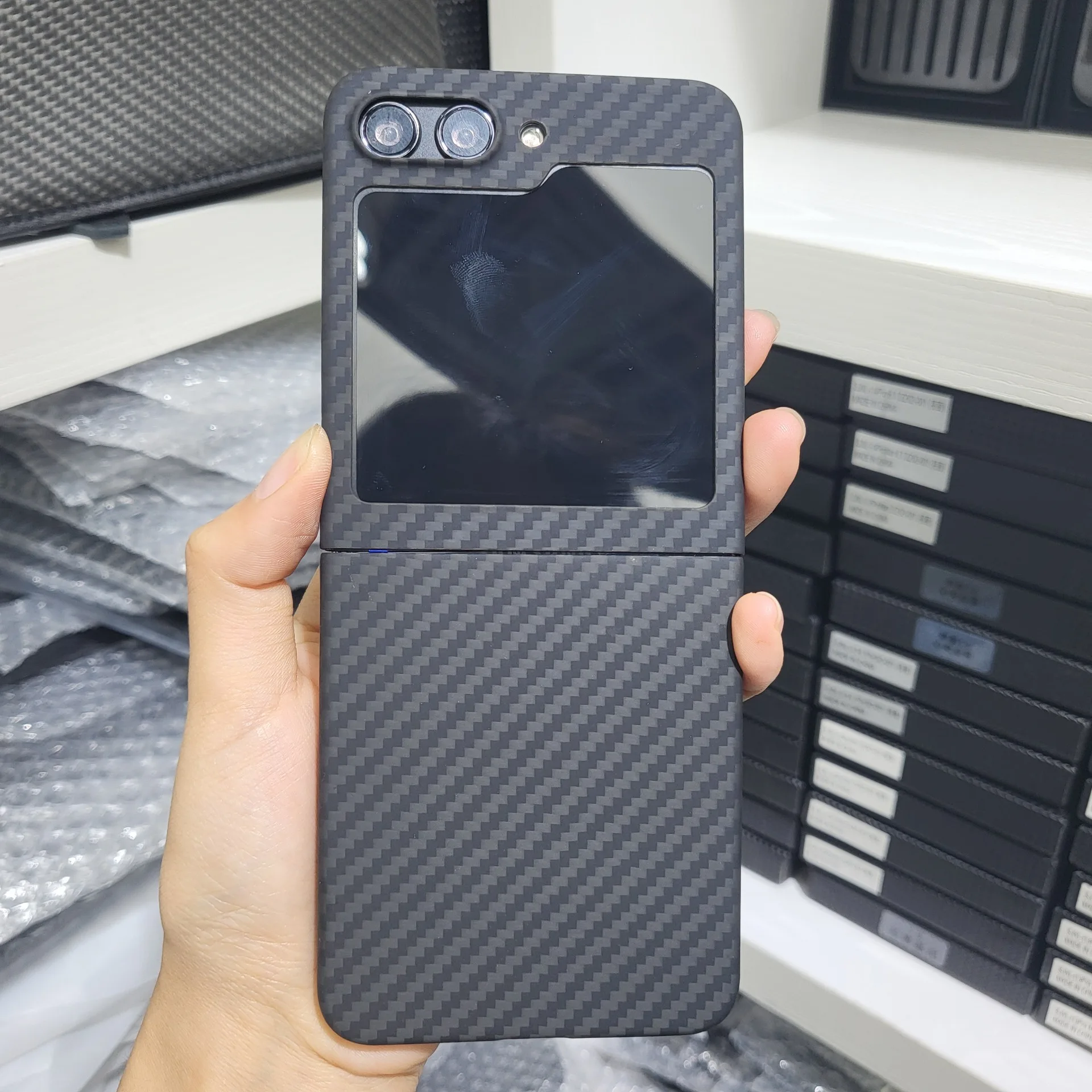 Suitable for Samsung Galaxy  Z Flip 5 Kevlar Aramid Carbon Fiber Phone Case Heat Dissipation Anti-drop Thin Folding Phone Case