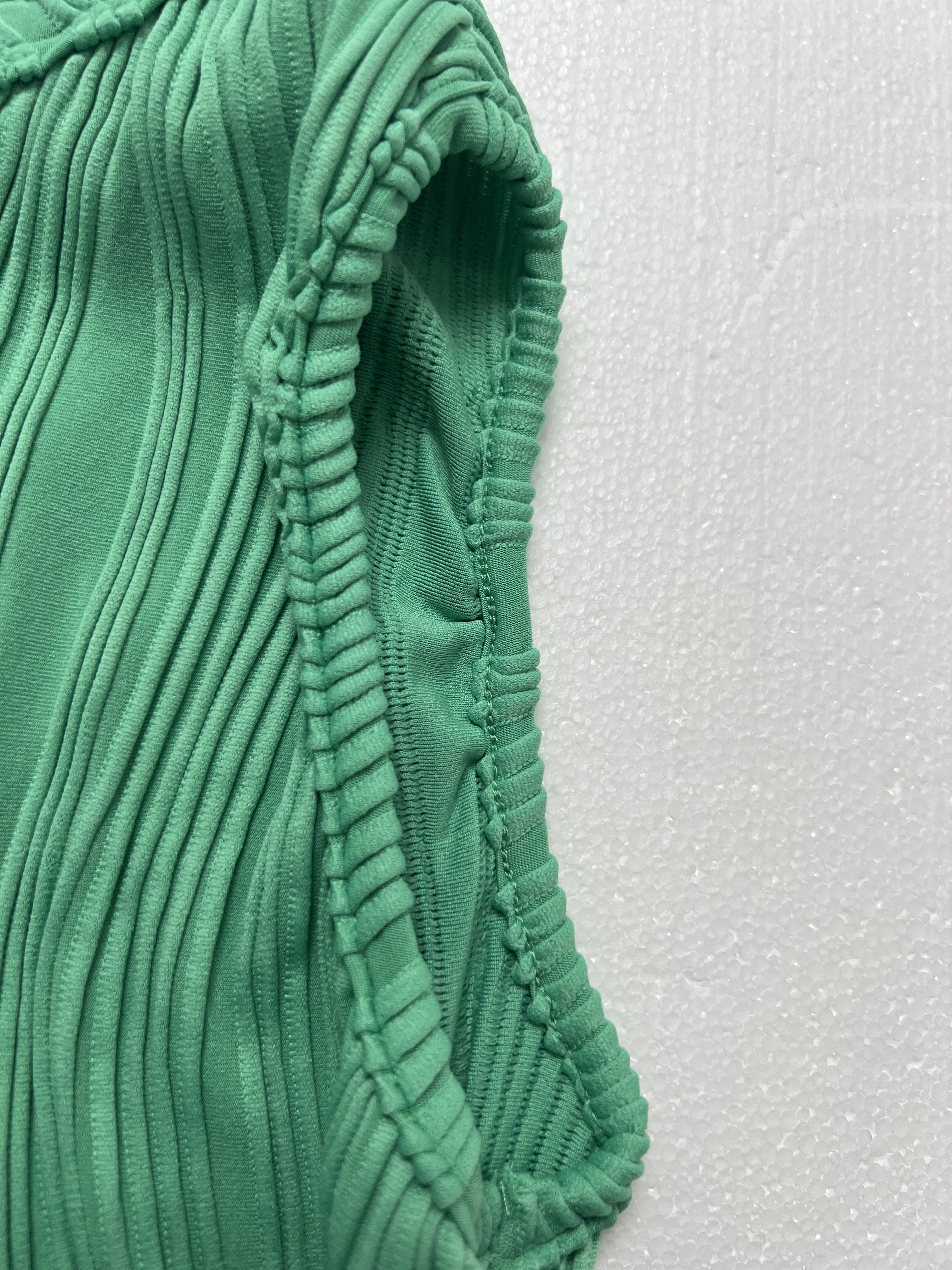 レディース 春夏 ミントグリーン リブニット モックネック カットアウトショルダー ボディコン ミニ カジュアルドレス