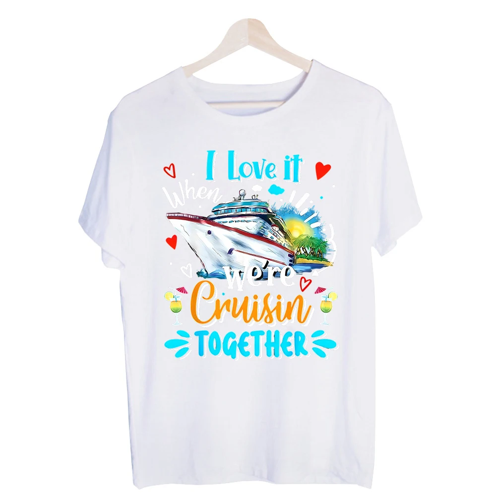 Men's Cruise Ship and Typography Print Graphic Tee, Casual Short Sleeve T-Shirt for Vacation and Summer Outfits