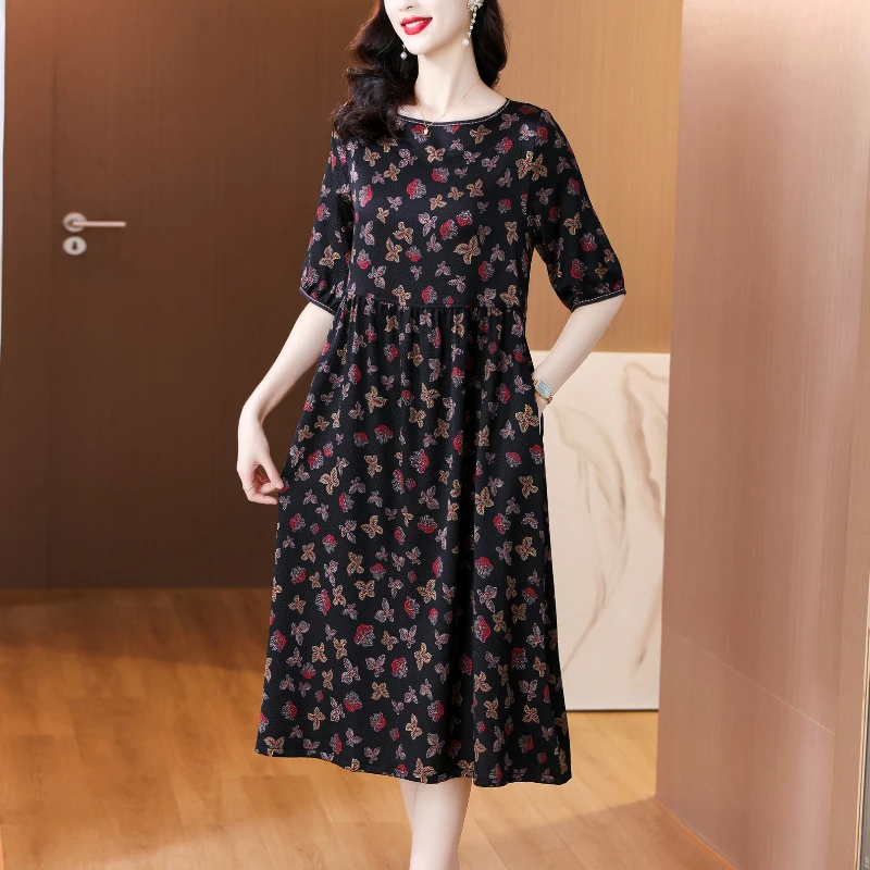 فستان نسائي صيفي أسود من الساتان العتيق فستان ضيق فاخر 2025 فستان مكتب سيدة منقوش عليه زهور من الحرير ميدي أنيق غير رسمي للحفلات الليلية