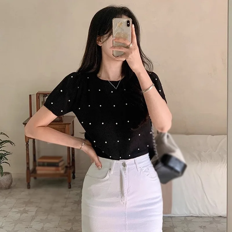 Women\'s Retro Round Neck Pearl Embellishment Knitted Top T-shirt Summer Casual Versatile Gentle Style Knitted Short Sleeved Top