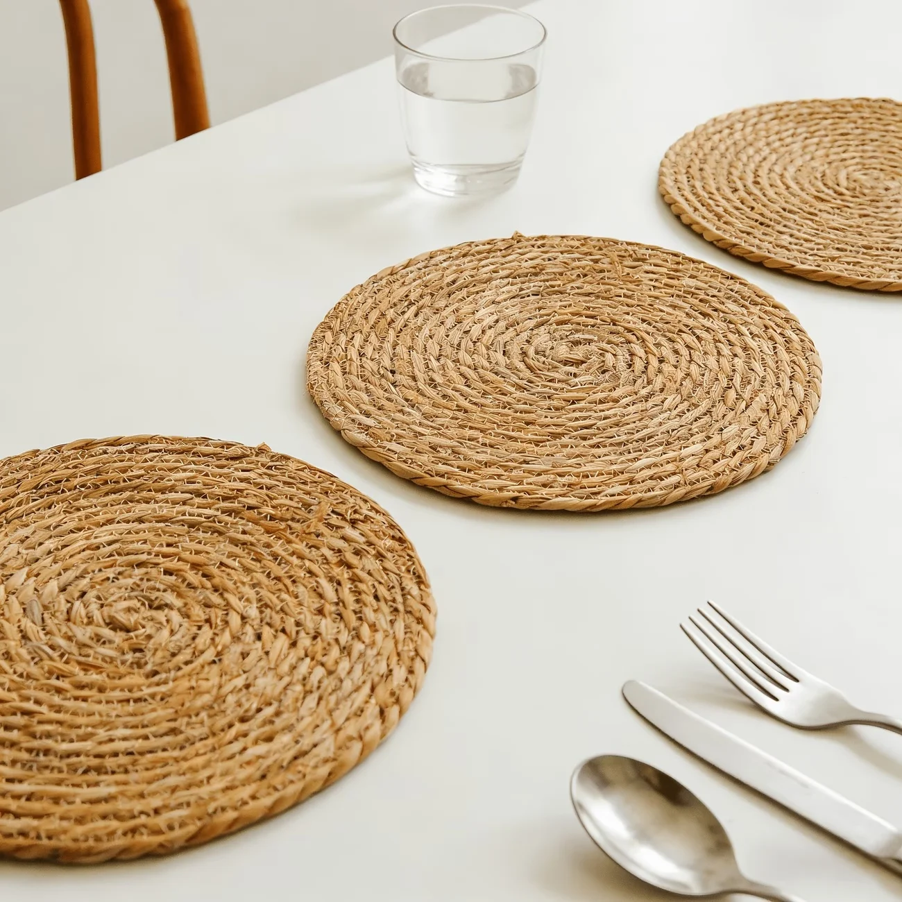 1Pc Handmade Weave Non-slip Placemat Coaster Corn Hull for Table Dinne Round Insulation Pads Table Mats Pads Home Decor Mat