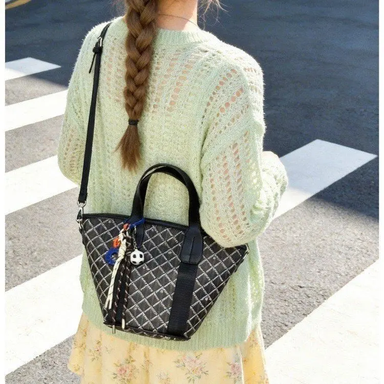 

Minimalist Premium Underarm Bag, Large Capacity with Soft Finish, Adjustable Crossbody Strap, Day-to-Night, New 2026