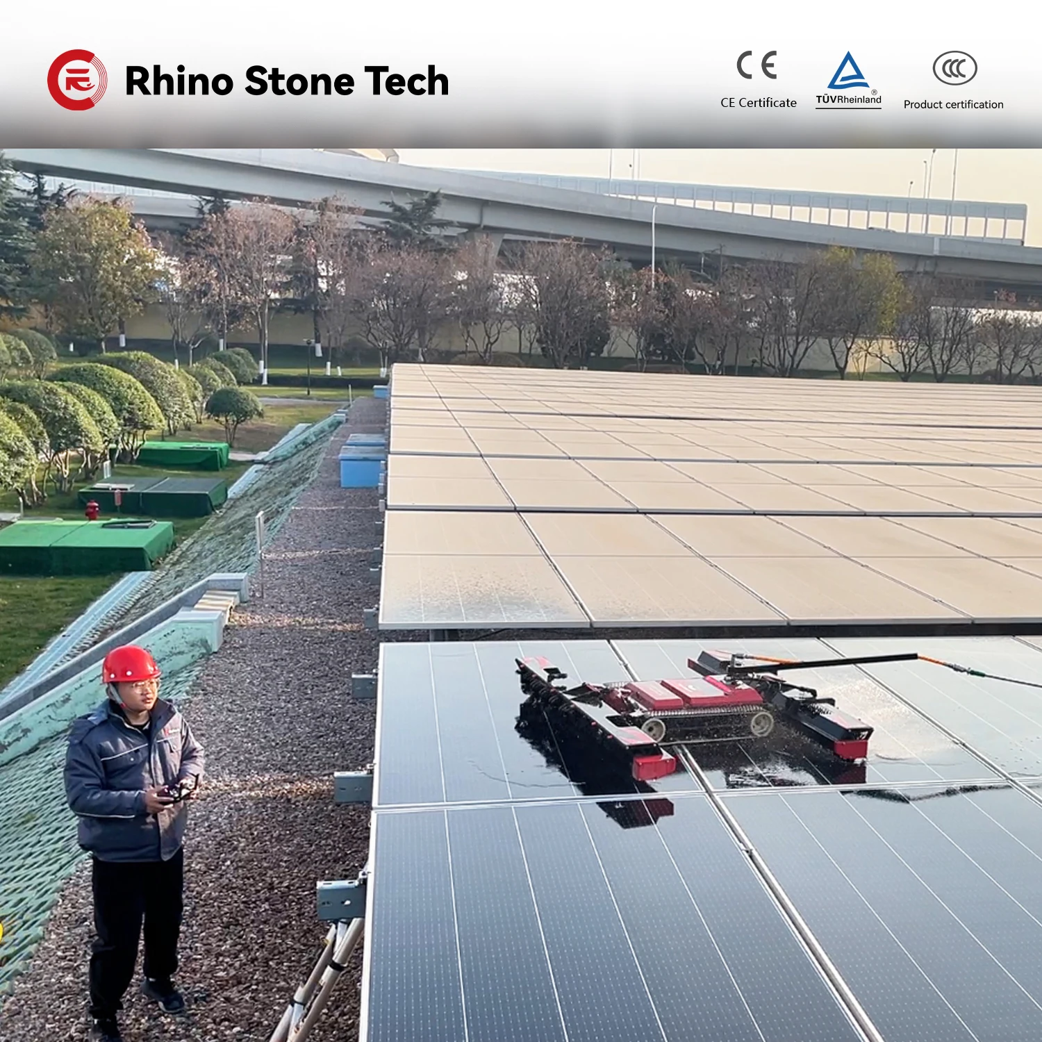 CE Certified Wet Dry Photovoltaic Washing Tools  Equipment Lithium Battery 1.3m Clean Width Solar Panel Cleaning Robot