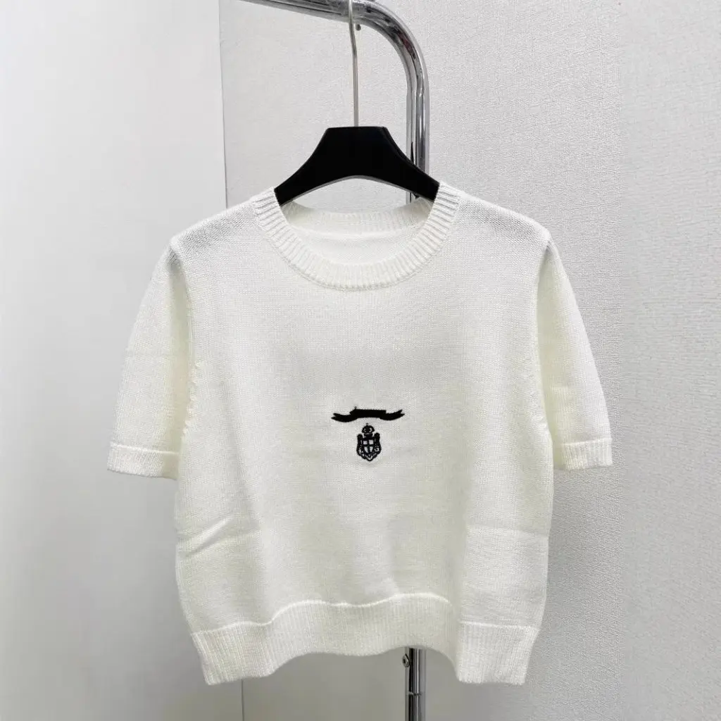 

Women's Early Spring round Neck Short-Sleeved Knitwear Embroidered Logo Letter 25-Year Design Short T-Shirt