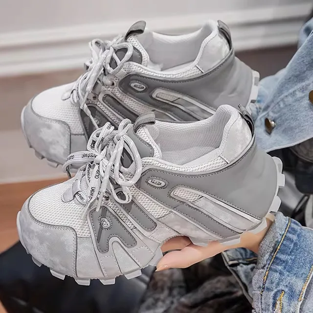 

Women's Breathable Thick Bottom Sports Shoes Fashionable Retro Dad Sneakers Leather Mesh Upper Versatile Casual Footwear