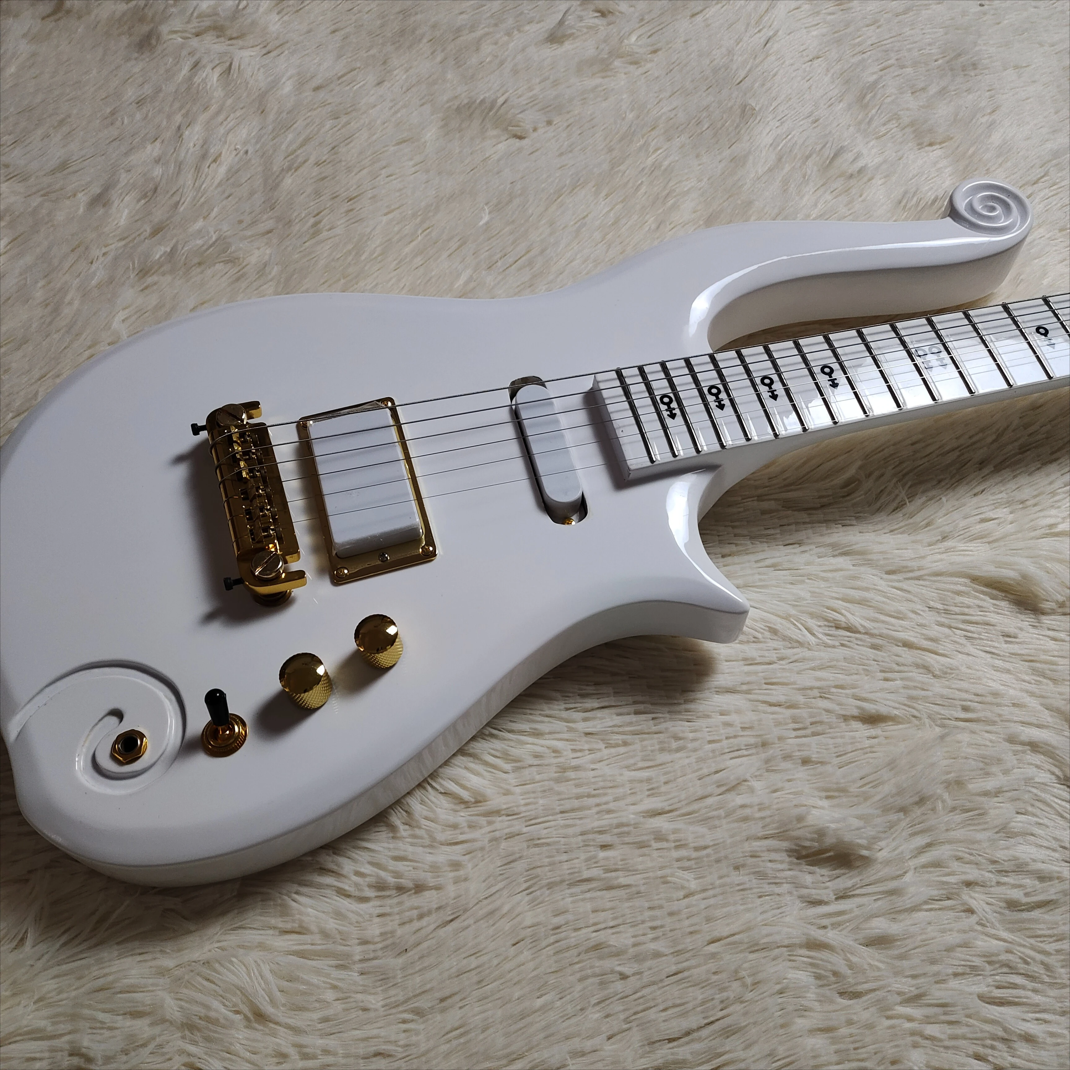 Electric Guitar Unique Cloud-Streamline Contour Alien Music Guitar Full Gold Hardware Gold Fixed Bridge Mahogany Body