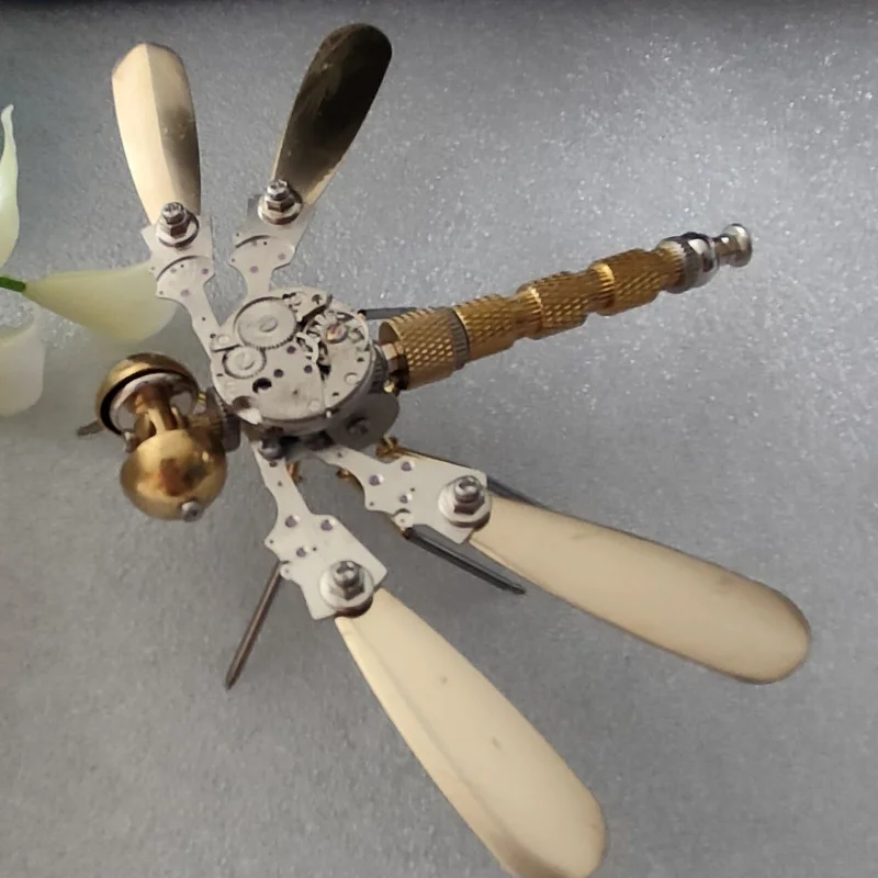 Mechanical insect fighting dragonfly metal model Handmade crafts Creative ornaments Bookcase decoration