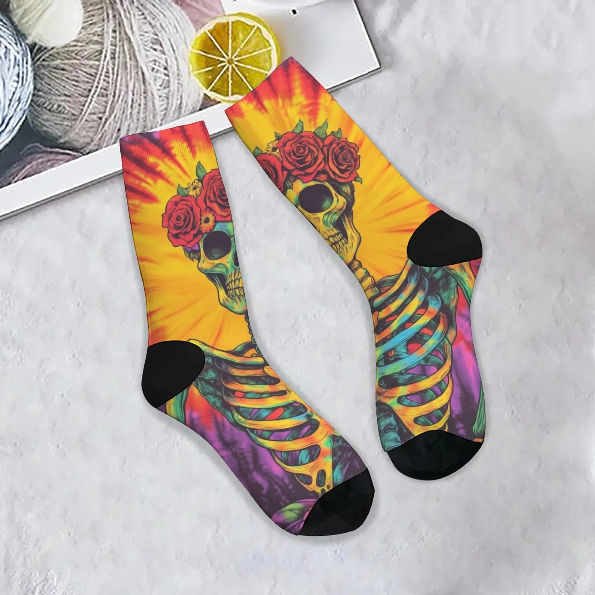 

Harajuku Retro Rose Garland Skull Print Men's Socks Comfortable Breathable Non-slip Casual Socks Novelty Street Crew Socks Gift