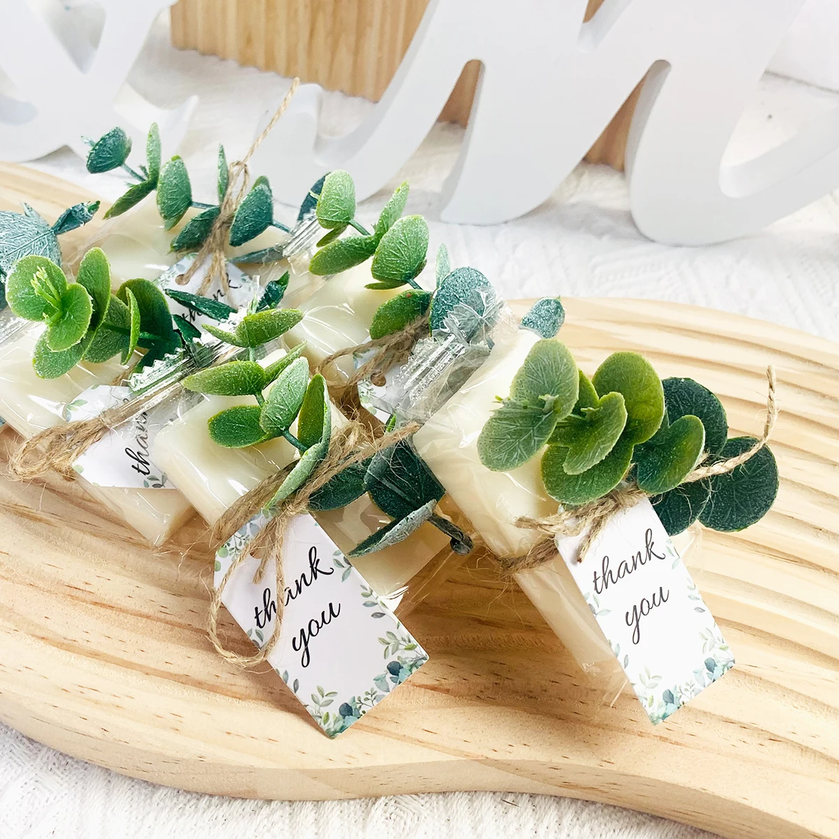 Imagem -06 - Mini White Soap Presentes de Casamento para Convidados Sabonetes de Mão com Faux Greenery Organza Bags For Baby Shower Presentes de Chuveiro de Noiva 60 Conjuntos