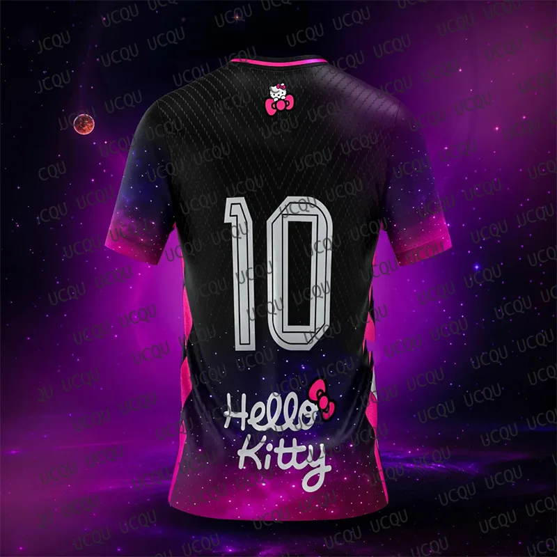 2025 سانريو كارتون مرحبا كيتي طبعة خاصة قصيرة الأكمام التي شيرت MenWomen الصيف موضة تنفس كرة القدم جيرسي طفل/الكبار #1