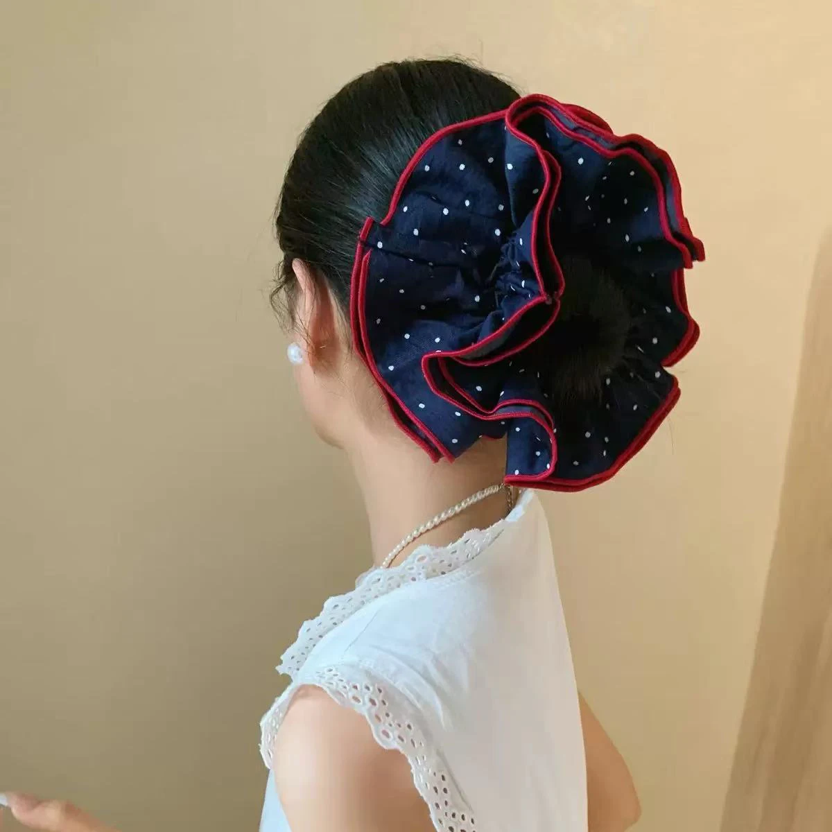 1PC Korean navy blue polka dot large intestine hair ring, female high-end sense of large hair tie hair rope versatile hair acces view 2