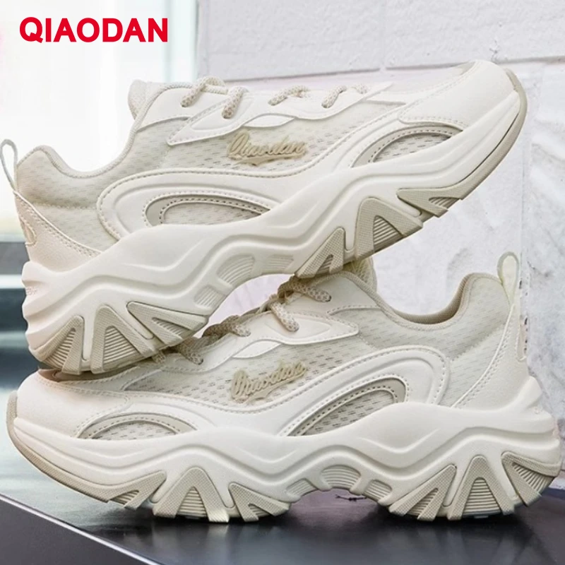 QIAODAN zapatillas de deporte informales para mujer 2025, zapatos con cordones y franjas de diferente Color para otoño, zapatos transpirables de malla de suela gruesa para caminar QXL042252423R