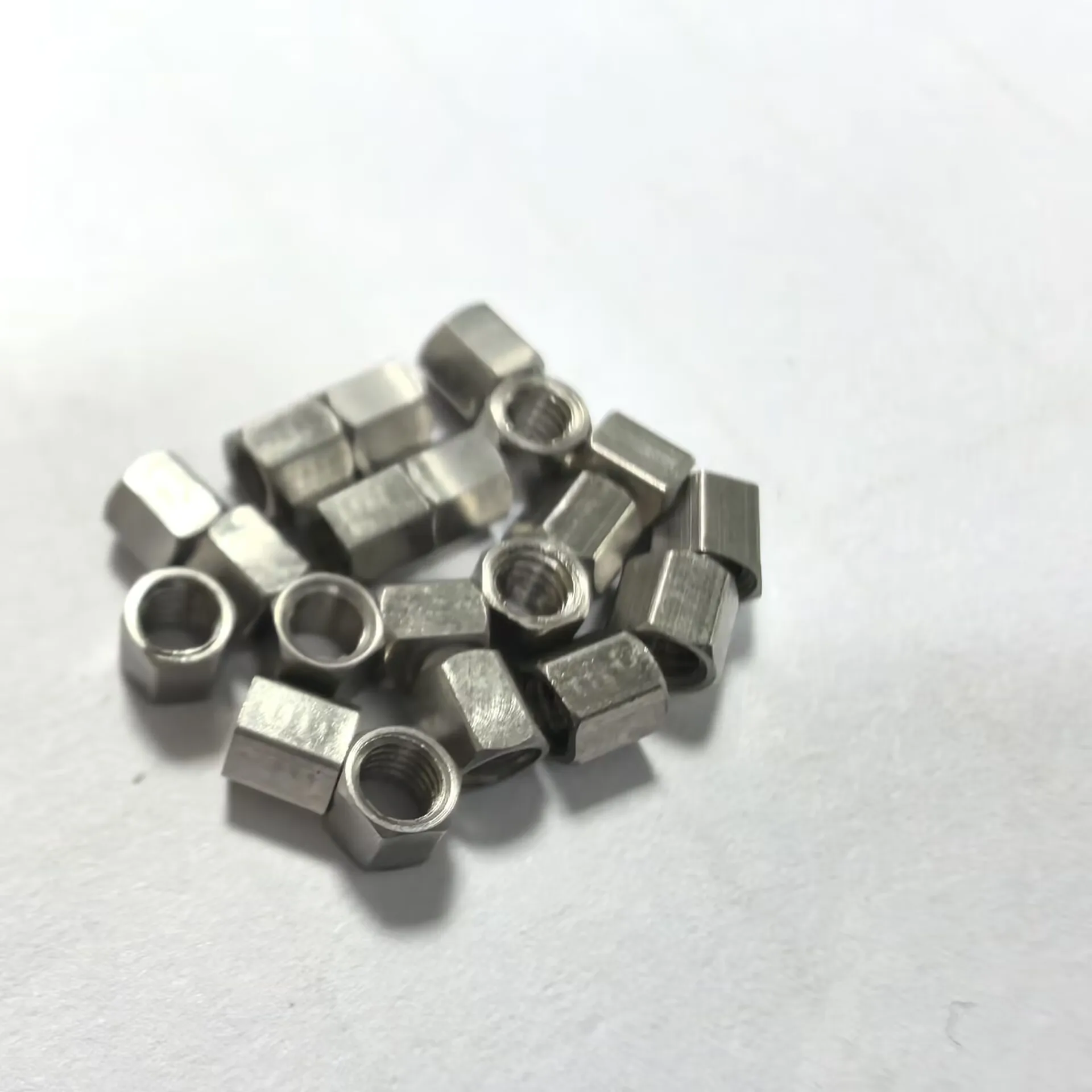 20pcs Metal M2 Wheel Lock Nut Screw for 1/14 Tamiya RC Dump Truck TGX LESU Car Accessories