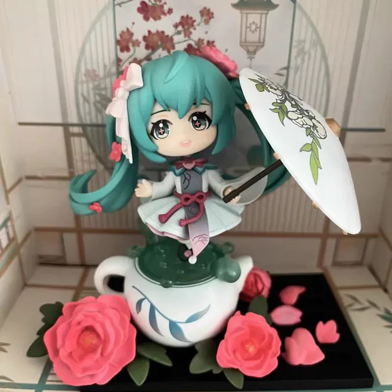 Bandai Hatsune Miku Flower Woven Yurun Q Edition Kawaii Mini Action Figure  Model Doll Toys Birthday Gifts Collectible Ornaments