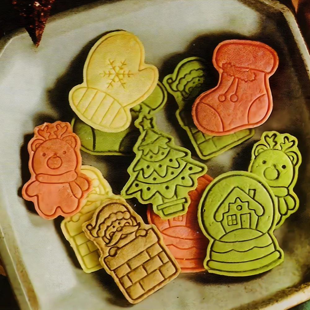 Cookies Cutter Christmas Dough Stamp Plastic 3D Cartoon Pressable Biscuit Mold Confectionery Baking Pastry Bakeware