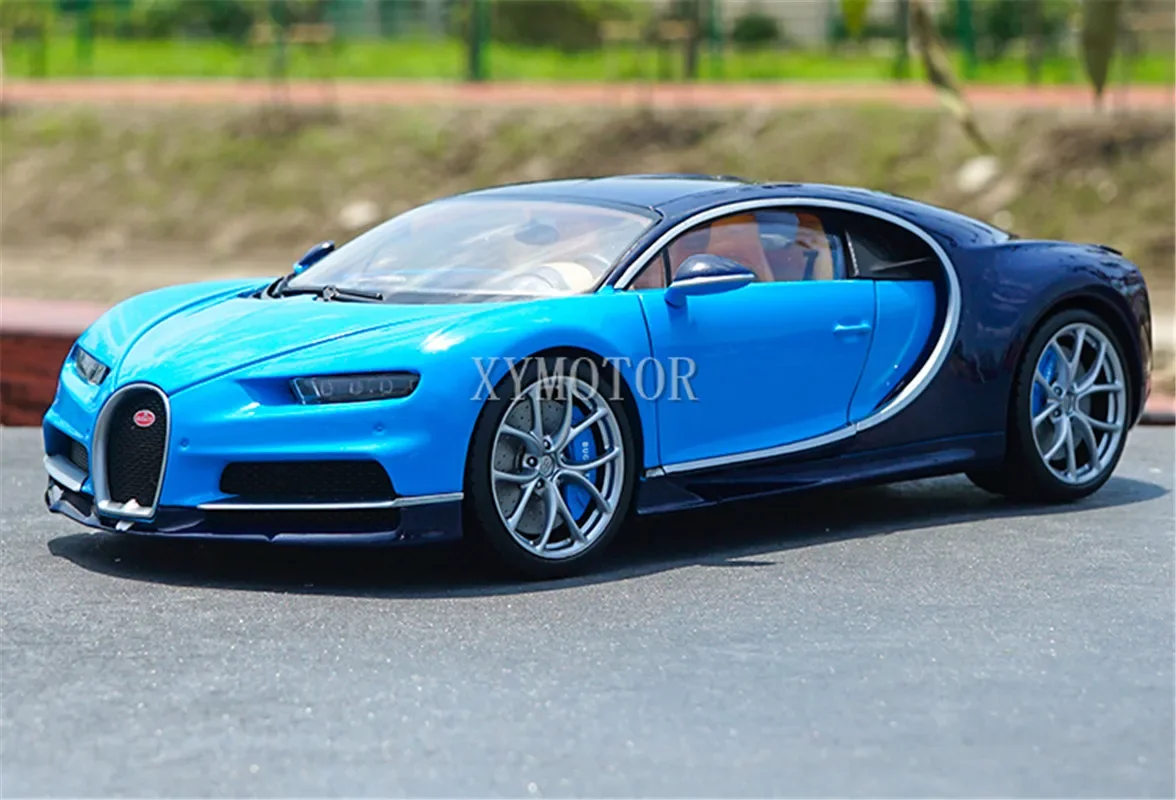 

Модель автомобиля Welly из металла под давлением, синяя/белая/синяя, для Bugatti Chiron 1/18