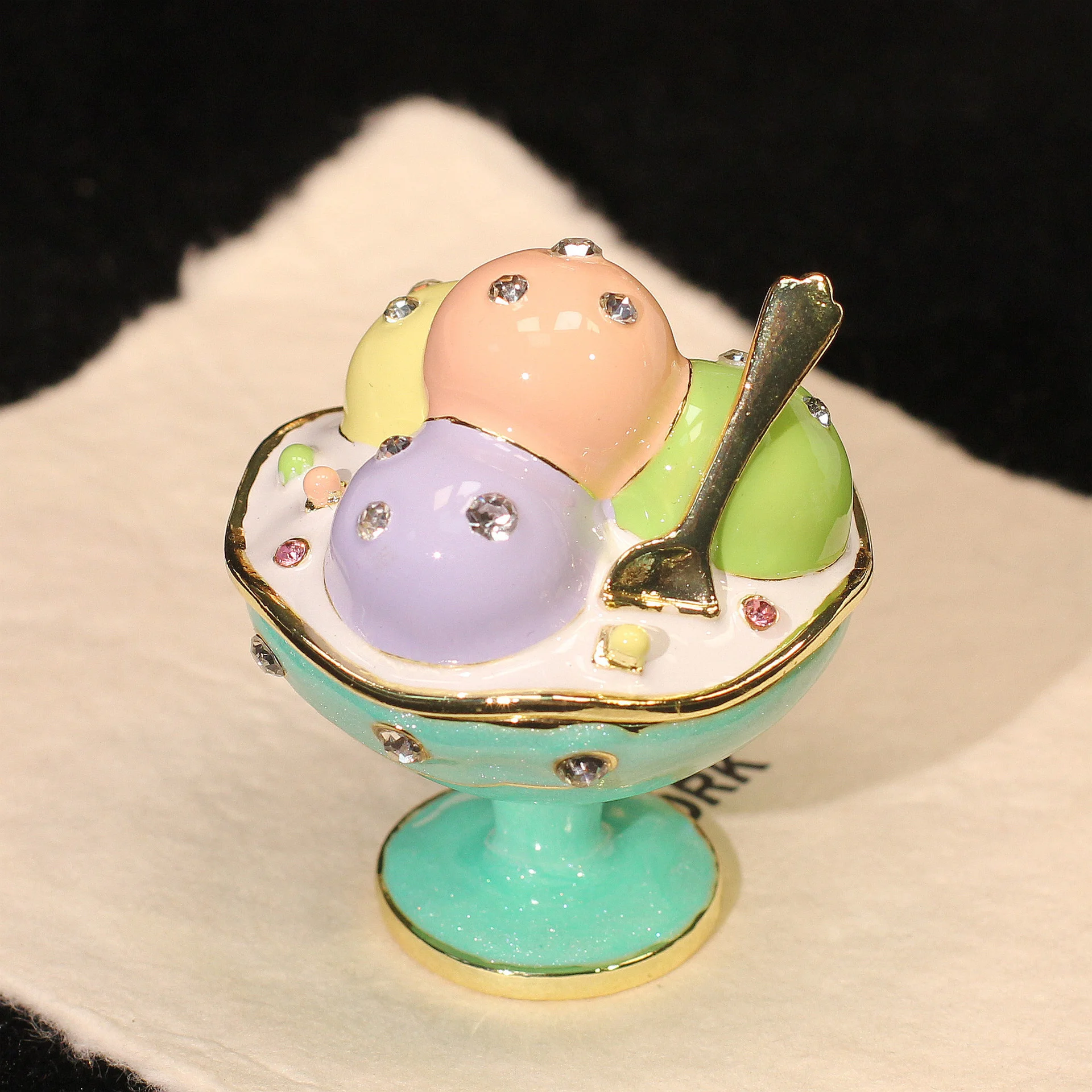 

Metal Enamel Dessert Design Jewelry Box Earrings Necklace Ring Storage Box Creativity Desktop Ornament Handicraft Hand-Drawn