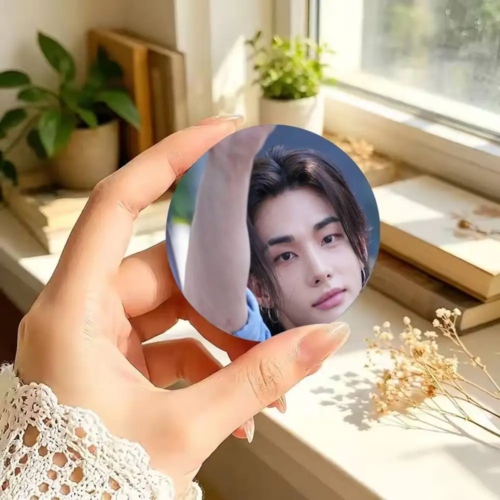 Korea Singer H-Hyunjins 25mm 32mm 44mm 58mm 75mm Brooches Badges Pins for Accessories Gift