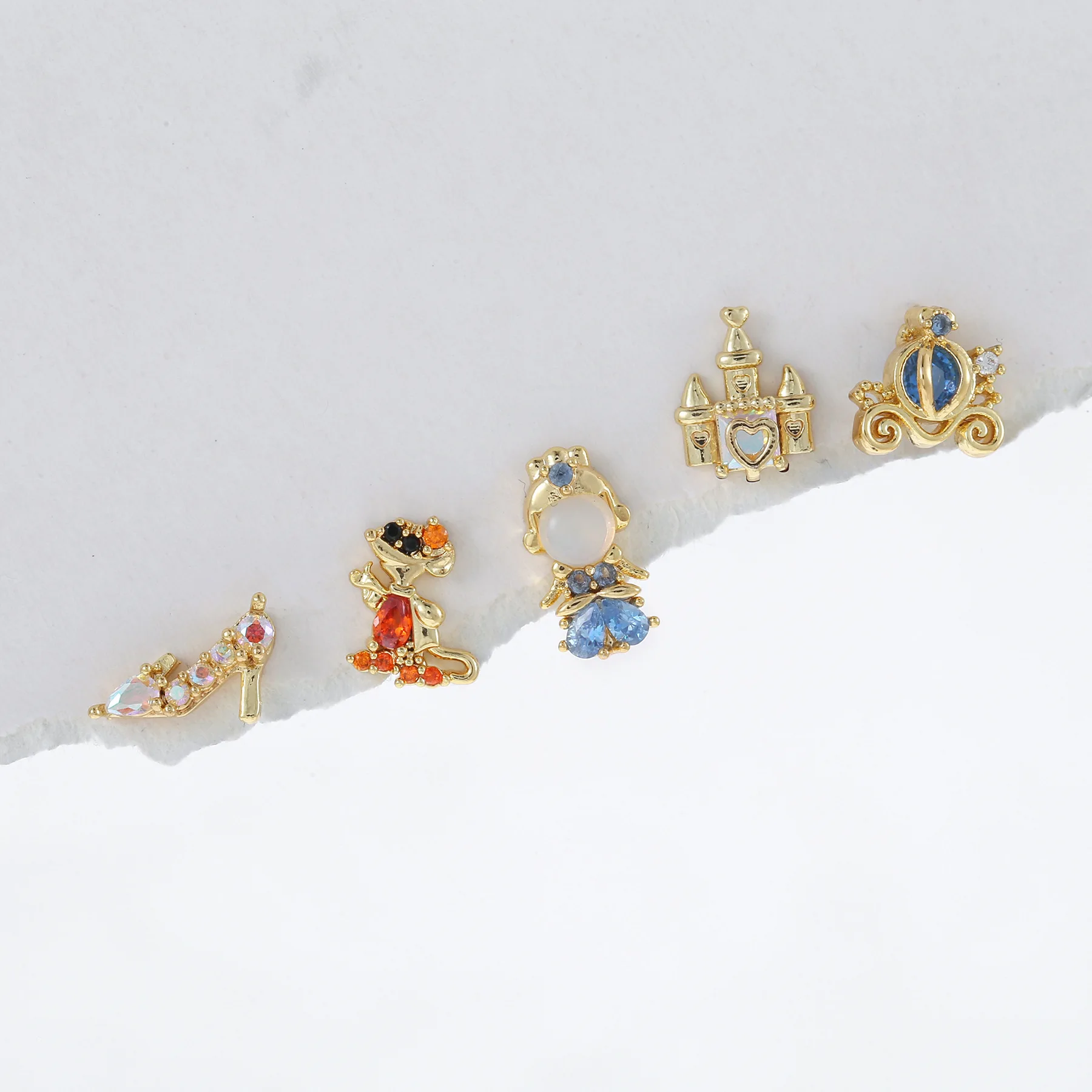 

Fairy Tale Pumpkin Car Crystal Shoes Zircon Stud Earrings for Women Fashion Customized Jewelry Cute Accessories Wholesale