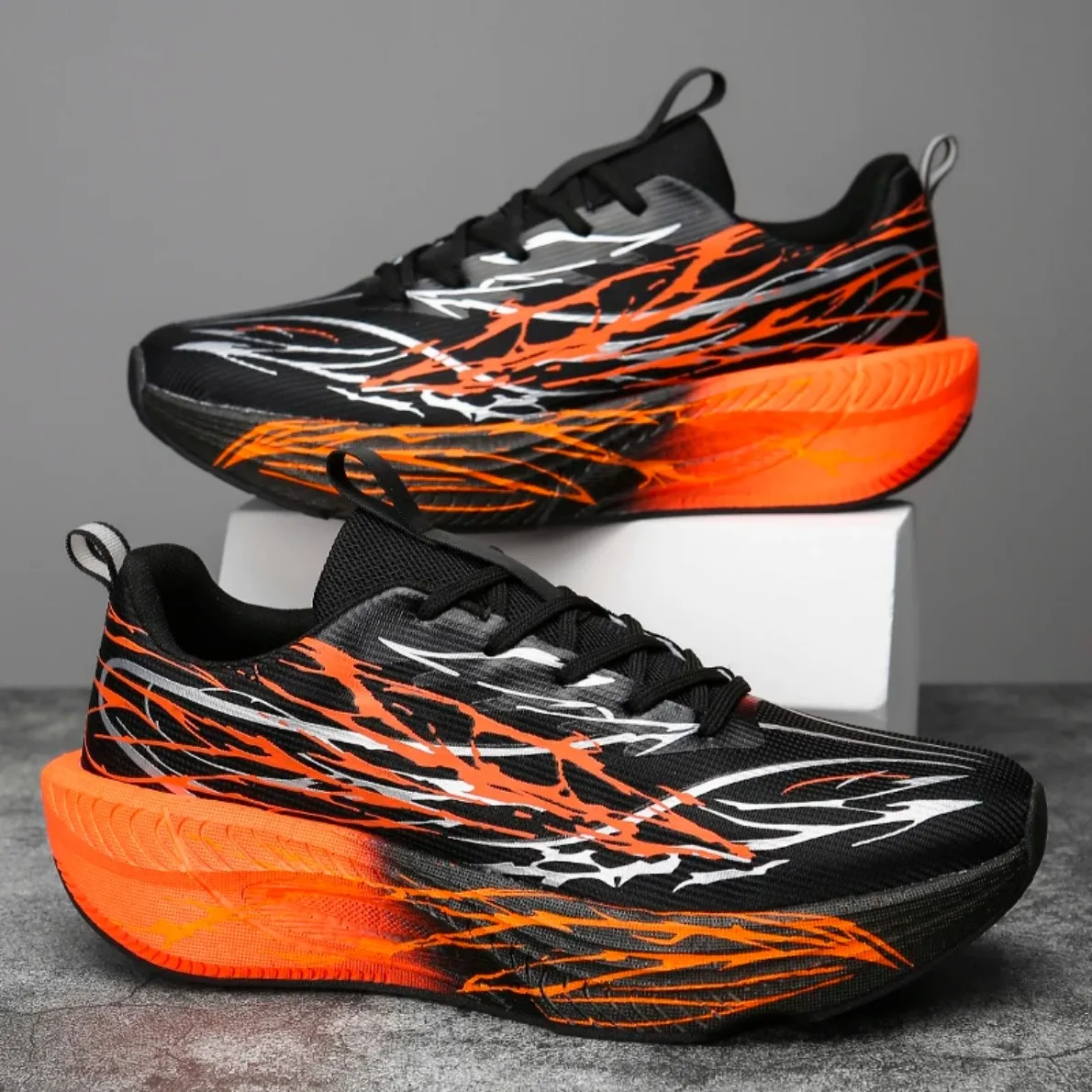 Professional Marathon Running Shoes Couple Sneakers Breathable Mesh Upper Night Glow Sports Shoes Flat Sole
