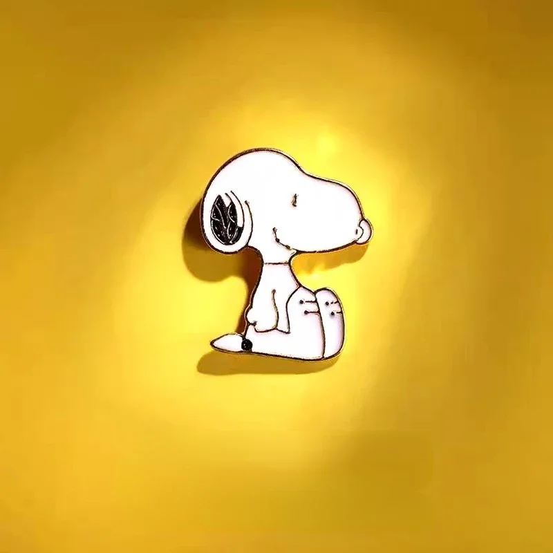 Snoopy Woodstock kreatywna para broszka metalowe kołki odznaka dżinsowa wpinka emaliowana biżuteria prezent dla kobiet i Ornament dekoracyjny