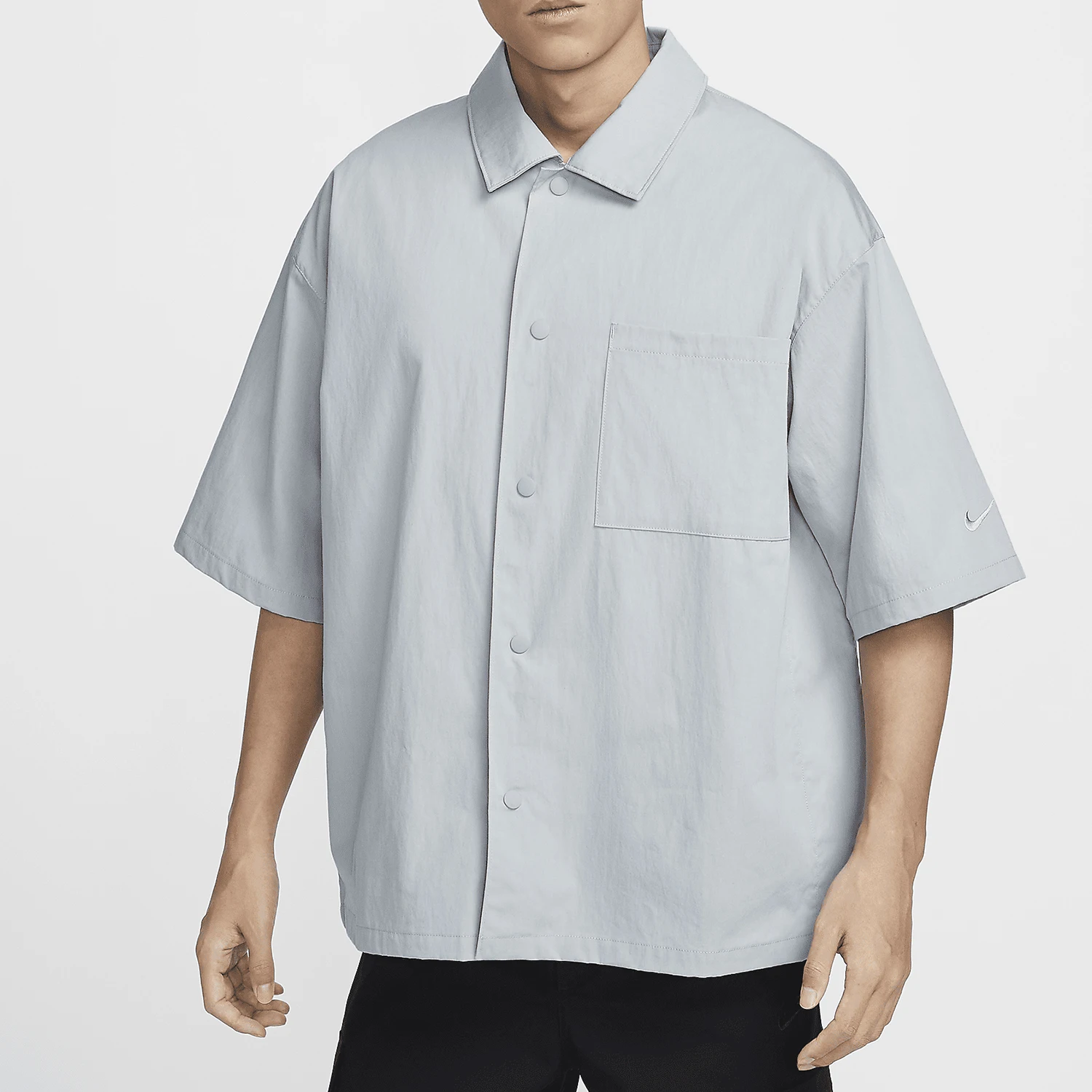 

Официальная мужская спортивная повседневная рубашка Nike Big Swoosh с коротким рукавом FN3250-012