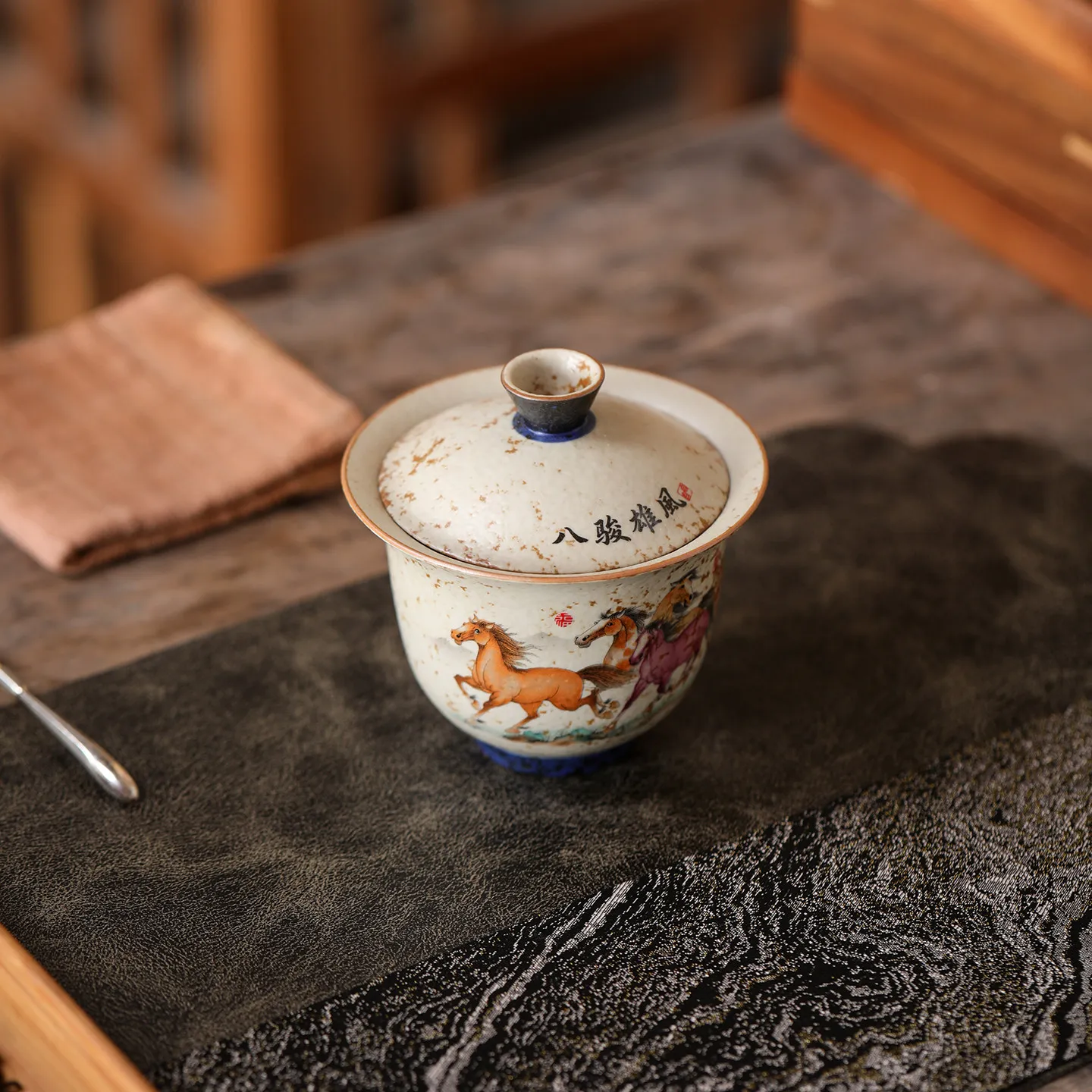 Horse Motif Large Gaiwan, Traditional Blue White and Flint Red Lidded Brewer with Presentation Box for Home Brewing in Tea Rooms