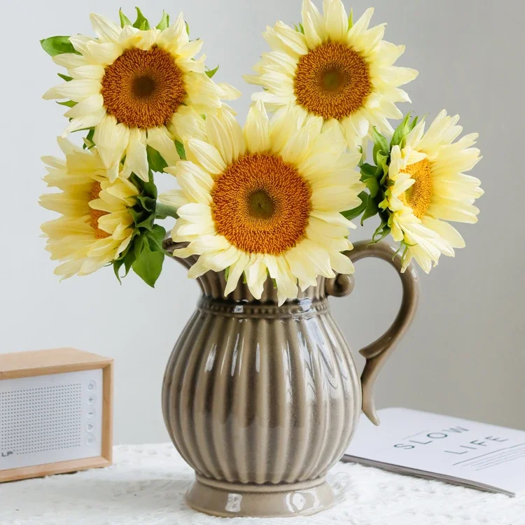 Cream Sunflower Fresh Flowers Green Heart Sunflower Water Culture Fashionable and Popular Flower Arrangement Dounan