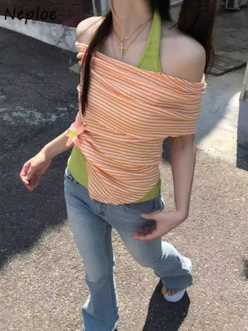 ฤดูร้อนเกาหลีElegant Stripe Spice Girls Blusas SlashคอStraplessส่วนบุคคลปิดไหล่Top Slimอินเทรนด์Modaเสื้อ