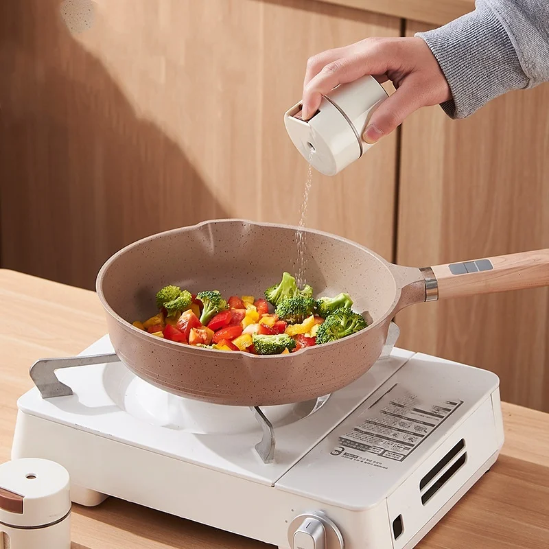 

Spices Bottle Salt Pepper Shakers Plastic Barbecue Seasoning Jars Condiment Box Home Kitchen Powder Storage Can Salt and Pepper