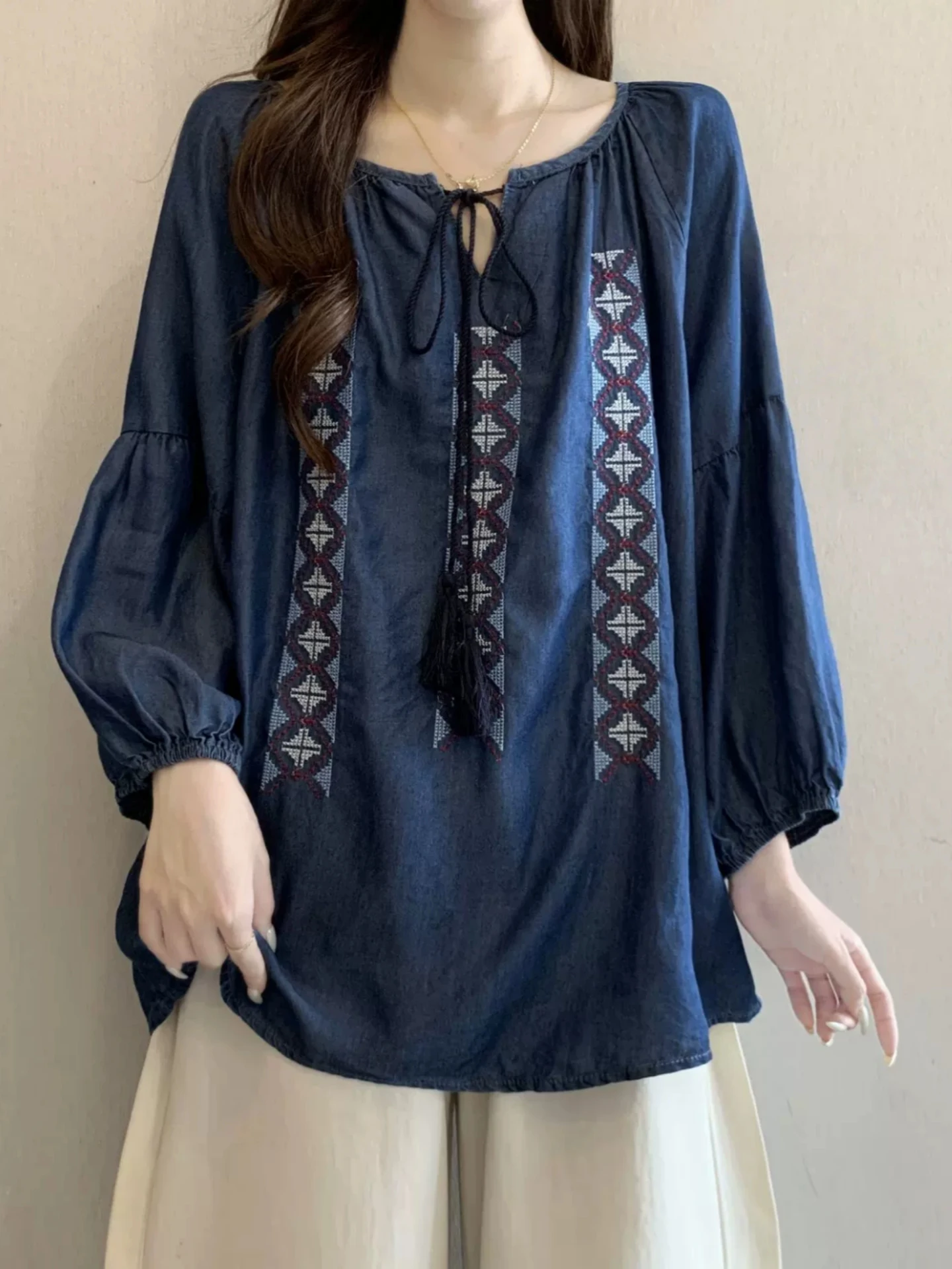 

Retro Embroidered Denim Shirt Women's Thin Summer 2026 Large Size Flattering Arm Concealing Seven-Quarter Sleeve Top