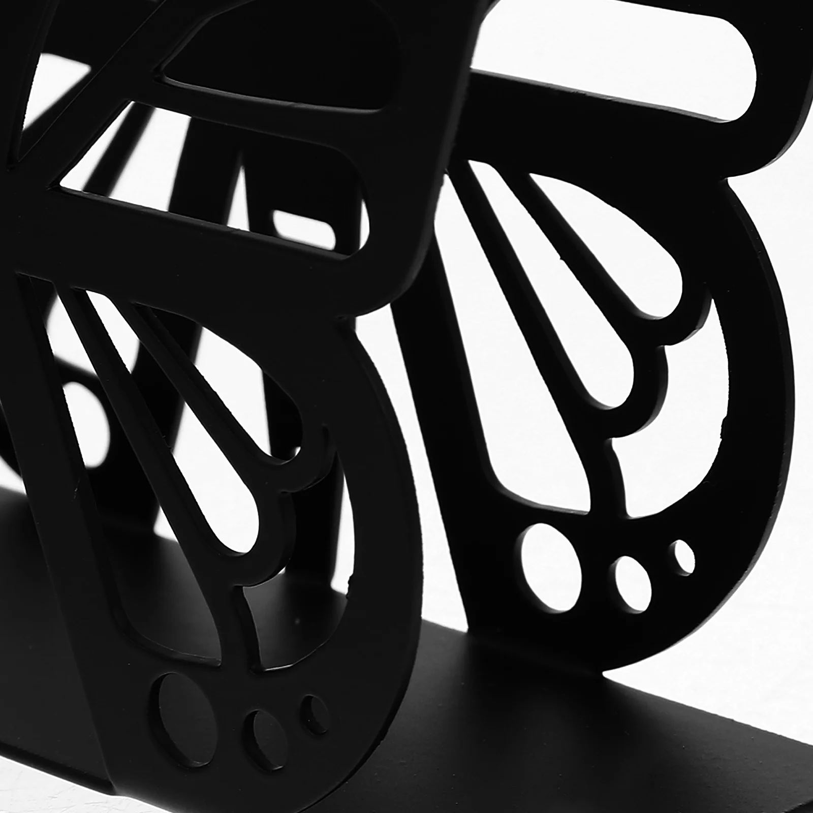 

Hollow Metal Napkin Holder Decorative Napkin Stand Kitchen Table Storage Rack Rustic Paper Tissue Holder for Restaurant Bar