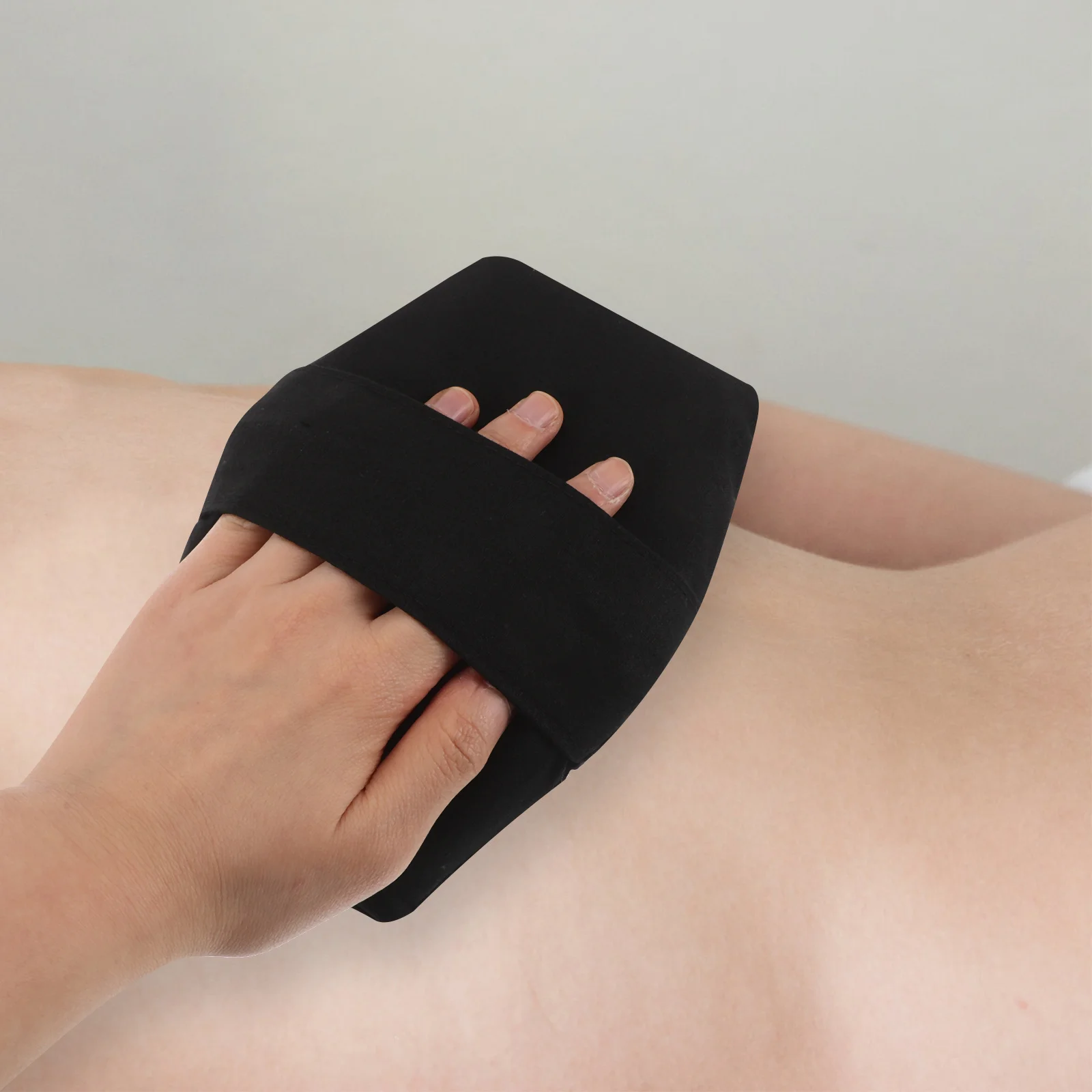 

2Pcs Needle Massage Gloves Ergonomic Flower Buckle Design Hand Held Back Massager for Daily Home Use Deep Tissue Body Tool