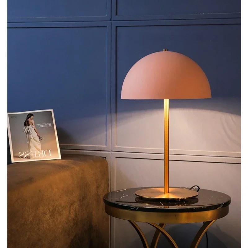 Candeeiros de mesa LED de cogumelo de designer dinamarquês com lâmpada E27 para quarto