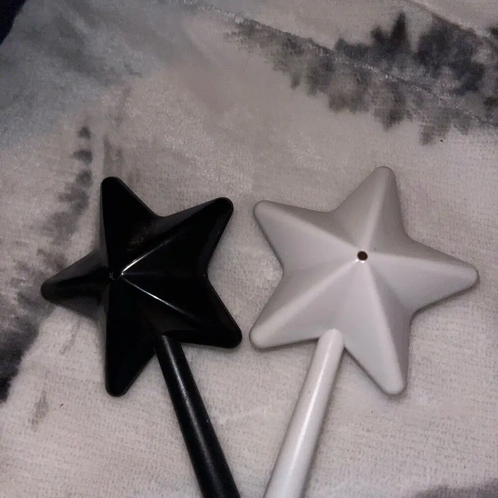 High Quality Plastics Salt Shakers Star Long Hand Condiment Jar Utensils Spice Jar Kitchen & Dining